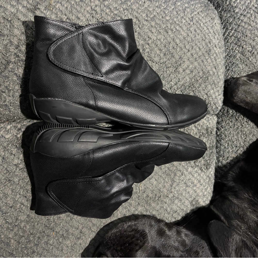 Falls Creek Black Ankle Booties